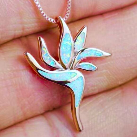 AYD Beautiful White Opal torch Pendant - Picture 7 of 13